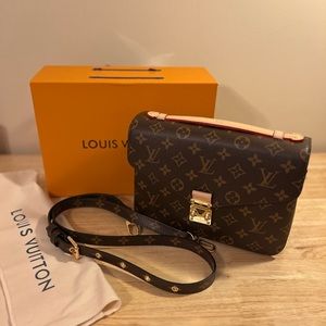 LV Pochette Métis bag crossbody